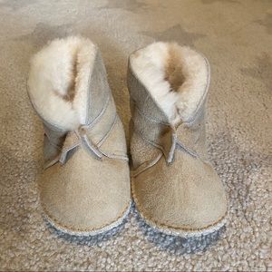 Plateau furry suede slipper boots